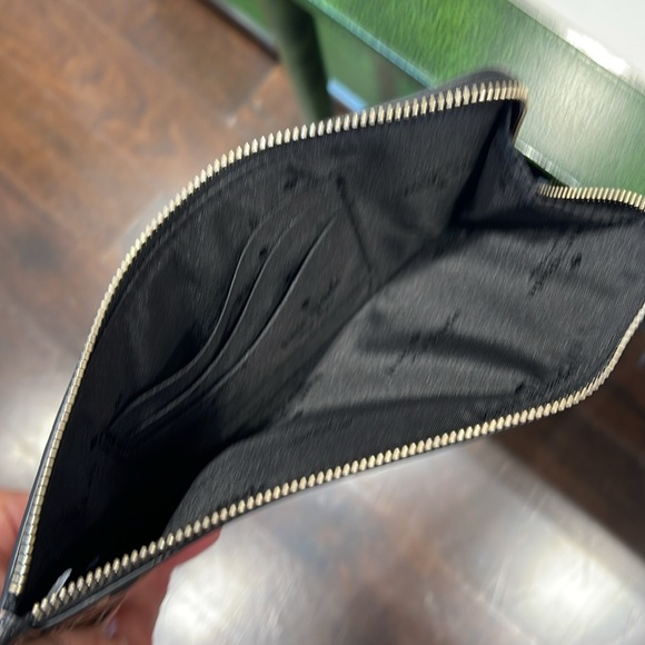 Kate Spade Lucy Leopard Medium L Zip Wristlet
Brown Multi Leopard 
NWT - Picture 11 of 16